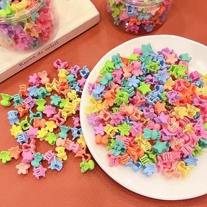 Vente en gros d'usine : Mini pinces à cheveux <span class=keywords><strong>de</strong></span> qualité, colorées, style bonbon, en plastique, accessoires capillaires pour enfants, Noël, emballage OPP - Product Image 1