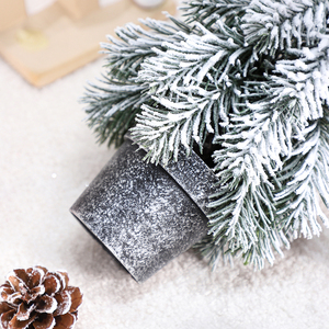 Nouveau Design 30cm Petit Arbre De Table De Noël avec Blanc Floqué PE Feuilles Mini Arbre De Noël Décorations De Noël - Product Image 3