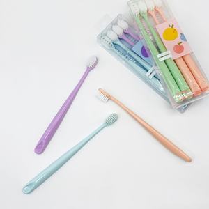 UUYP Ensemble de brosses à dents 4 pièces Nouveau design Étuis en plastique réutilisables à poils <span class=keywords><strong>extra</strong></span> doux pour le nettoyage buccal pour enfants et adultes à usage domestique - Product Image 5