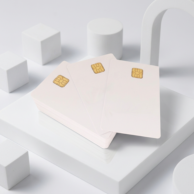 13.56 MHz RFID NFC Smart Business Cards with T5577 Chip PVC Mini Tag Blank Cards for Payment & Hotel Applications Waterproof