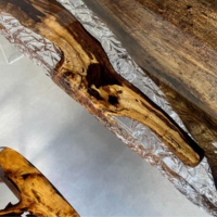 Mesa de Comedor de Lujo con Incrustaciones de Resina Epoxi, Superficie Resistente al Agua de Primera Calidad, Diseño Moderno con 2 Años de Garantía