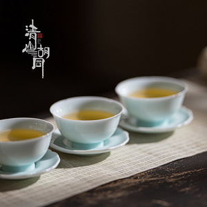Taza de té de cerámica Yingqing con diseño de loto de pie bajo, estilo chino tradicional, taza maestra de porcelana para el té de la tarde - Product Image 4
