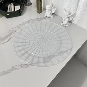 Assiette de présentation ronde en plastique transparent gaufré de 13 pouces pour mariage, fête, dessert - Product Image 1