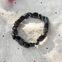 Bracelet en shungite brute concassée, forme libre, texture naturelle, petit bracelet en pierre minérale, unisexe, bijou de poignet tendance toutes saisons