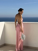 Französisches, schwer handgenähtes Strass-Halterkleid, figurbetont mit Taillenbetonung, leuchtendes Satin-Kleid für festliche Anlässe und Urlaub