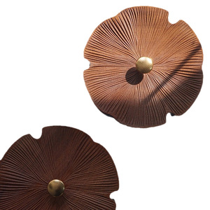 Boîte de rangement en bois massif en forme de fleur, en bois de Sapele avec bouton en laiton, pour le rangement décoratif du salon - Product Image 2