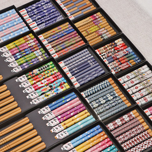 Juego de 5 Pares de Palillos de Bambú Hechos a Mano, Reutilizables, Estilo Japonés, de Madera Natural, con Diseño de Gato y Flores, Multicolores - Product Image 6