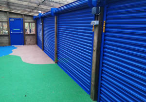 2024 Porte de garage roulante manuelle en aluminium en acier inoxydable à commande <span class=keywords><strong>électronique</strong></span> de sécurité <span class=keywords><strong>silencieuse</strong></span> en aluminium - Product Image 6