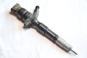 Máy xúc nhiên liệu Bộ phận hệ thống <span class=keywords><strong>Common</strong></span> <span class=keywords><strong>Rail</strong></span> phun nhiên liệu 0445110646 bộ phận động cơ diesel lắp ráp vòi phun cho <span class=keywords><strong>Bosch</strong></span> - Product Image 4