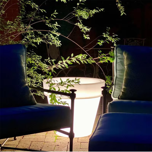 Grands pots modernes en plastique PE pour plantes et fleurs Planteur extérieur à changement <span class=keywords><strong>de</strong></span> couleur illuminé par LED État d'utilisation du sol - Product Image 1