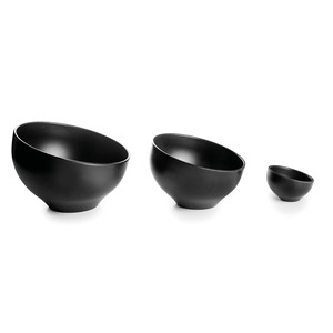 Set di 3 ciotole in ceramica nera con finitura opaca per servire in cucina - Product Image 1