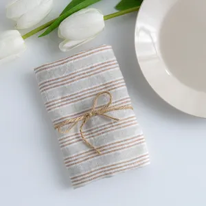 Vente en gros de serviettes de table en lin de mariage 50x50 avec lavage à la pierre orange et blanc à rayures de dinde