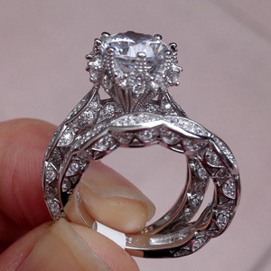 Set di anelli a due pezzi con pietra rotonda lucida, elegante stile fidanzamento, gioielli da donna impilabili per tutti i giorni, regalo - Product Image 4