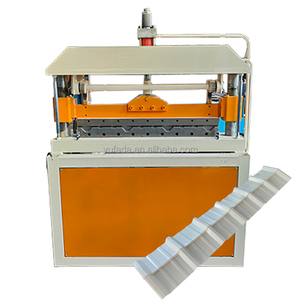 Machine <span class=keywords><strong>simple</strong></span> et automatique hydraulique pour la fabrication de capuchons de toit en Aluzinc avec moteur, engrenages et roulements pour tôles PPGI/galvanisées, facile à utiliser - Product Image 1