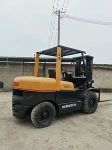 รถยกมือสอง TCM 5Ton ญี่ปุ่นดั้งเดิมรถยกน้ำมันดีเซล5000กก. รถยกดีเซลสไตล์ TCM 3เมตร-6.5เมตรยกเครื่องยนต์อีซูซุฟรี - Product Image 3