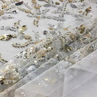 Tissu en dentelle française en tulle perlé en polyester écologique, prix de gros, pour robe de mariée, avec couleurs personnalisées et haute qualité