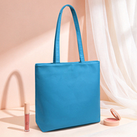 Sac fourre-tout en cuir vegan résistant à l'eau pour femmes, grand sac à bandoulière avec texture grainée et logo personnalisé, vente en gros