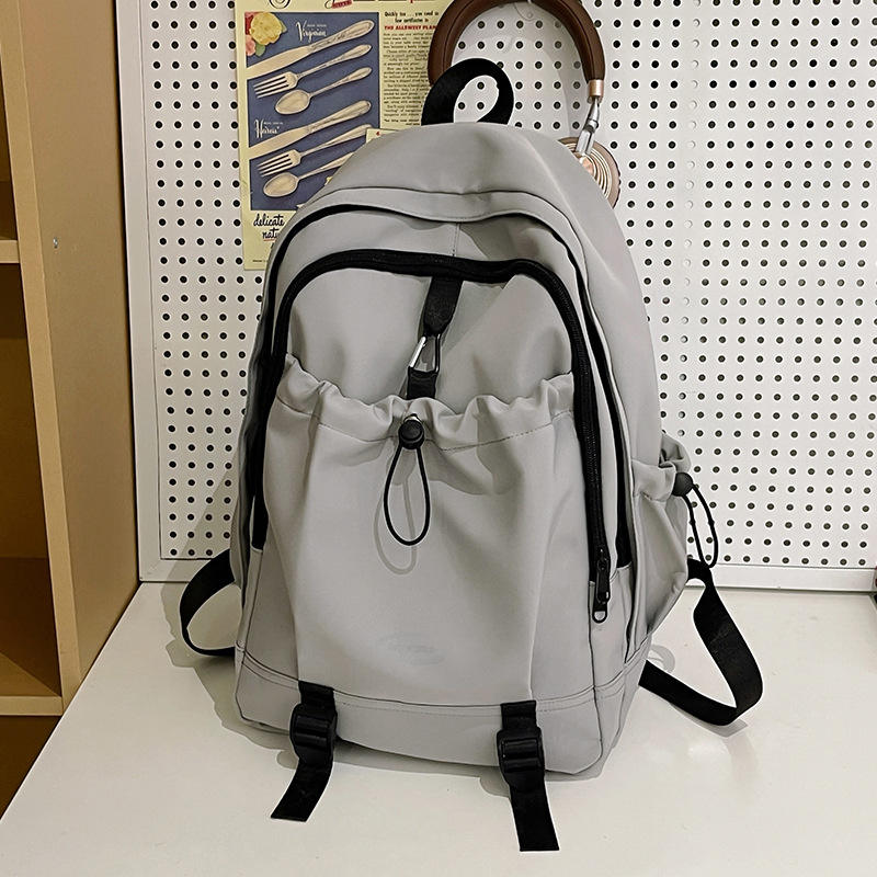Sac simple gris sans accessoires