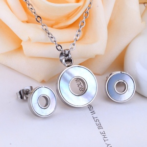 Conjunto de Joyería India de Moda, Aretes y Collar con Círculos de Concha Coloridos Chapados en Oro de 18K, Conjuntos de Joyería de Acero Inoxidable de Alta Calidad - Product Image 6