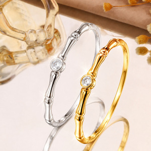 Bracelet en bambou de style chinois avec un diamant rond taille brillant pour femme, à porter au quotidien, ton or et argent - Product Image 2