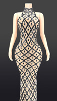 Fond rouge Diamant noir Hôte le dîner Discothèque Bar Chanteuse Performance Costume Scène Strass Robe