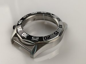 C250106 48.5*54MM Boîtier de montre sport pour homme en acier inoxydable 316L, doté d'un <span class=keywords><strong>design</strong></span> de <span class=keywords><strong>lunette</strong></span> noire dynamique unique, 5 ATM - Product Image 3