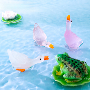 Piccolo ornamento da scrivania con decorazione da giardino con bambola luminosa carina creativa con Micro-paesaggio personalizzato - Product Image 2