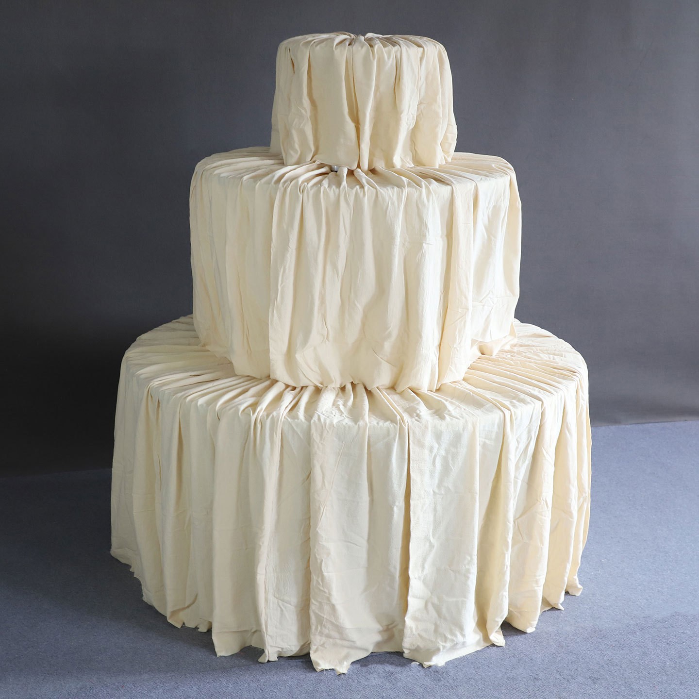 #4 Table + cubierta de mesa de tela nativa