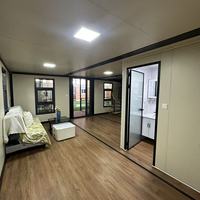 Casa Prefabricada de Dos Pisos, Espaciosa y Bien Ventilada, con Escalera y Terraza, Ideal para Alojamientos en Zonas Turísticas, Cabañas de Glamping y Resorts