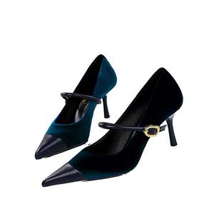 Chaussures décontractées d'été pour femmes, design noir avec talon carré plat, respirantes et faciles à enfiler - Product Image 4