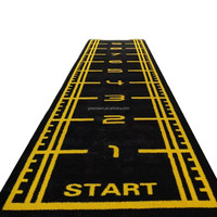 Tapis de sol synthétique PE/PP super populaire pour piste de course, gazon artificiel personnalisé pour salle de sport et fitness