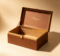 Boîte cadeau rigide de luxe à fermeture magnétique avec logo en feuille d'or, couleur personnalisée, emballage en papier rigide recyclé pour bijoux et parfums