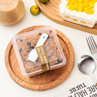 Gâteau au tiramisu en mousse carrée dans une boîte en plastique PET transparente avec cuillère, boîte d'emballage pour pâtisserie, marque YASHENG