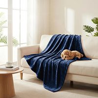 Couverture en polaire douce taille King, couvertures légères et confortables avec texture ondulée décorative, adaptées à une utilisation toute saison, bleu marine