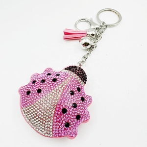 Llavero de mariquita roja con pedrería brillante y cristal, colgante para bolso, llavero de insecto, llavero de escarabajo de la suerte - Product Image 6