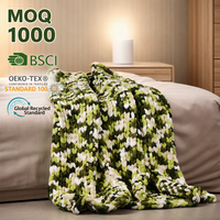 Couverture cadeau tricotée au crochet en fil chenille 100% acrylique teint, vert doux, chaude et super confortable pour la maison, le lit, le canapé