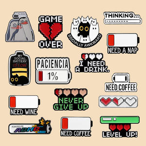 Badge amusant en alliage émaillé avec logo '<span class=keywords><strong>Batterie</strong></span> à recharger' - Product Image 1