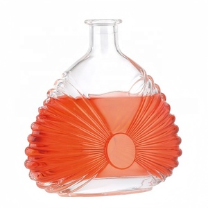 Vente en gros 500ml & 750ml Bouteilles en verre de liqueur vides sérigraphie pour vodka Gin whisky rhum <span class=keywords><strong>vin</strong></span> avec <span class=keywords><strong>bouchon</strong></span> en liège - Product Image 3