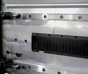 Imprimante UV hybride 5,3 m pour tissus, plafonds, panneaux publicitaires et caissons lumineux avec têtes d'impression Konica 1024A 6pl - Product Image 4