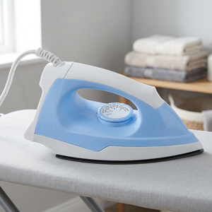 Plancha Eléctrica Portátil Mini KIMATSU MERRY, 750W, Capacidad de 1 kg, Protección Anti-Quemaduras en Seco, Placa de Color Verde Mar, Azul y Blanco, Tanque de Agua de 100 ml - Product Image 3