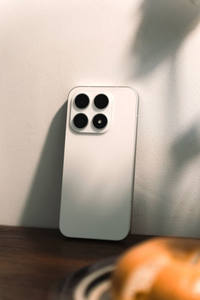 Smartphone 5G Déca-Core Blanc Version Basique 17 Haute Performance pour le <span class=keywords><strong>Travail</strong></span> IA Android 15 Écran OLED 120Hz 6,9'' 5000mAh 64MP Français - Product Image 5