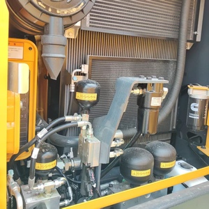 Excavadora de Ruedas Hyundai HW150 Nueva, Motor Cummins, Certificación EPA, Precio Bajo, Incluye Garra para Madera - Product Image 5