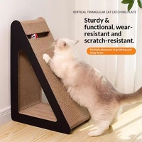 Griffoir vertical triangulaire pour chat en carton ondulé avec nid et jouet pour griffer