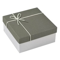 Boîtes cadeaux minimalistes en gros, design gris et blanc avec nœud en ruban, logo personnalisé disponible, plusieurs tailles