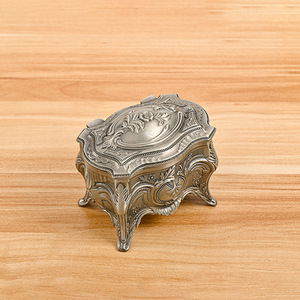 <b>Dropshipping</b> Shopify Antique Tin High Foot Metal Jewelry Box European Vintage Classic Light Luxury Ring Case - Product Image 6