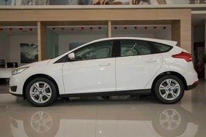 <span class=keywords><strong>Ford</strong></span> <span class=keywords><strong>Focus</strong></span> Classic <span class=keywords><strong>2018</strong></span> 1.6L Manuale Comfort Usata, Auto Compatta 5 Porte 5 Posti Guida a Sinistra Benzina, Standard Euro V Berlina Familiare - Product Image 3