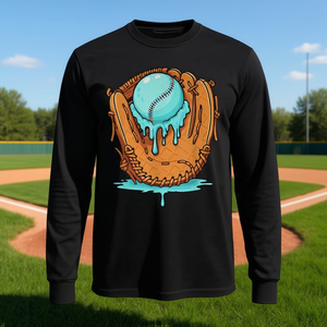 Camiseta de manga larga con estampado de guante de béisbol y helado que gotea - Product Image 3