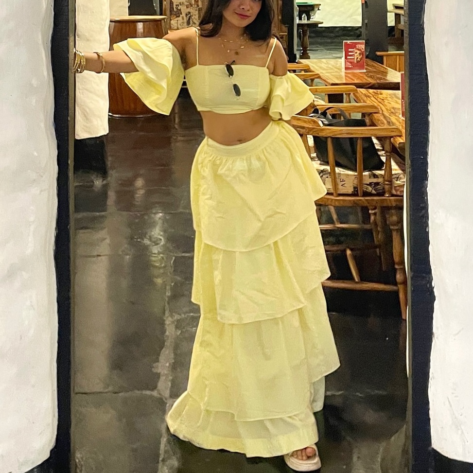 สีเหลือง