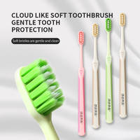 Brosse à dents pour couple adulte, lot de 2, poils doux comme des nuages, design spécial à grandes perforations