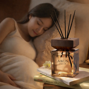 Diffuseur de parfum Aikun personnalisé 200 ml avec bâtonnets en rotin naturel, élégant assainisseur d'air pour salon et salle de bain - Product Image 4